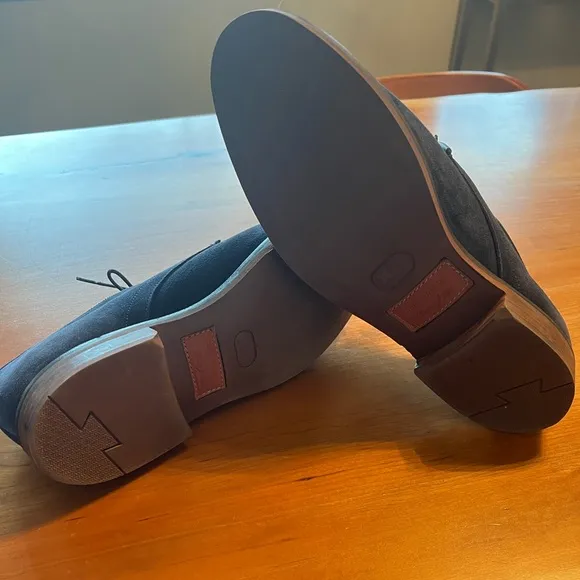 👞 Allen Edmonds Nomad Suede Oxford