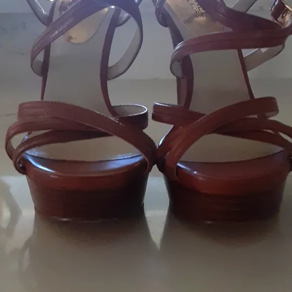 🆕️ MICHAEL  Michael Kors NWT Caramel Brown Size 7M Platform Stiletto Heel Shoes