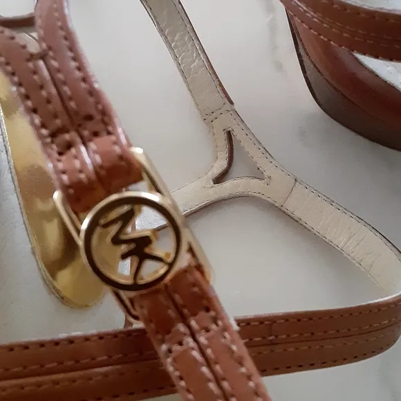 🆕️ MICHAEL  Michael Kors NWT Caramel Brown Size 7M Platform Stiletto Heel Shoes