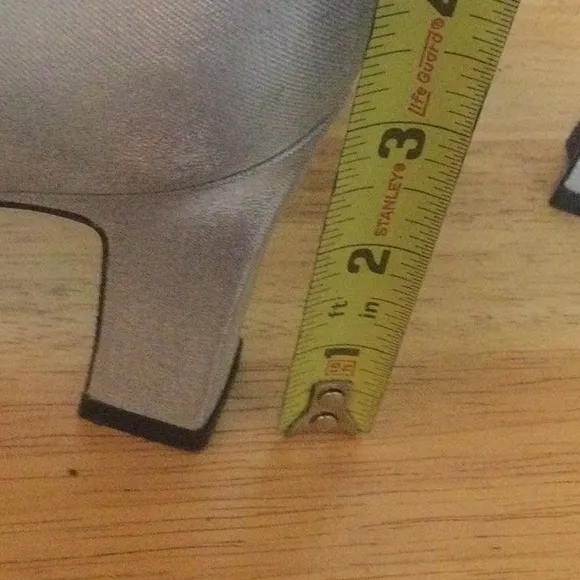 🌞 Vintage Stuart Weitzman dress square closed toe block heel silver women 6.5