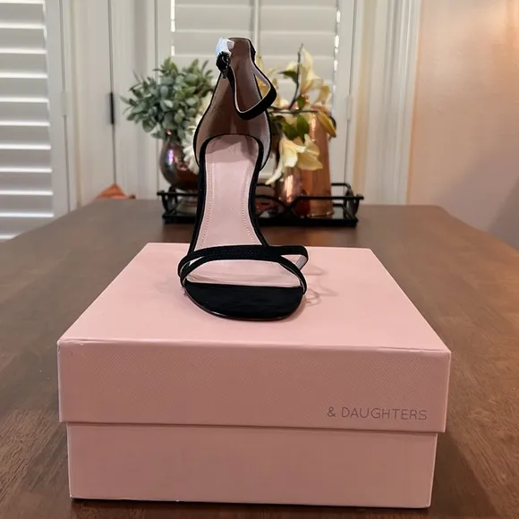 AD &amp; Daughters Beautiful Celina Suede Ankle Strap Sandals. Size 10.