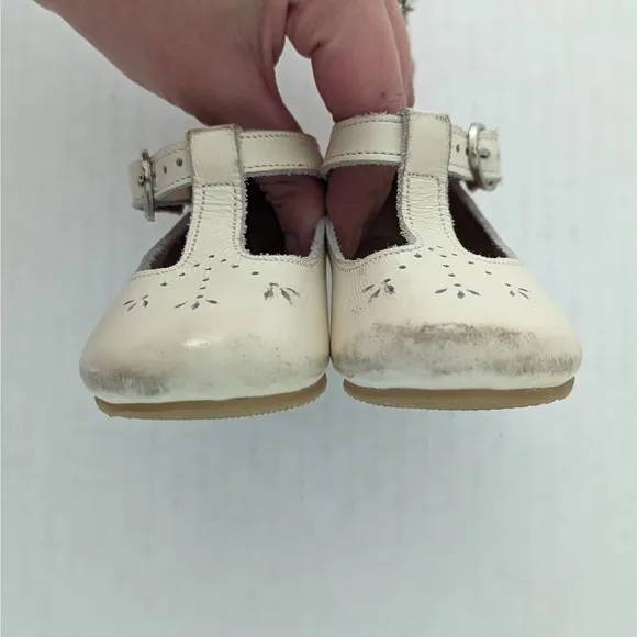 Adelisa &amp; Co. Cream Catarina Mary Jane Size 20/5 Leather Hard Sole Shoes