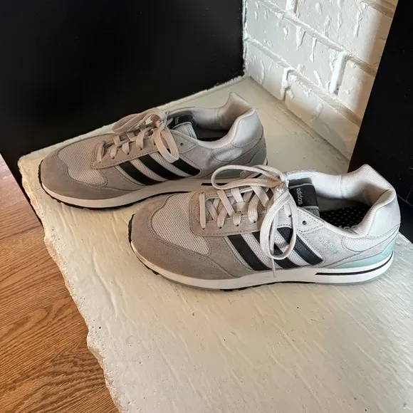 Adidas Men's Run 80s Gray and Black Sneakers