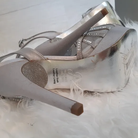 Adrianna papell rhinestone stilettos shoes 8.5