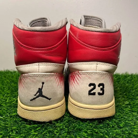 Air Jordan 1 Retro High x Dave White Wings of the Future