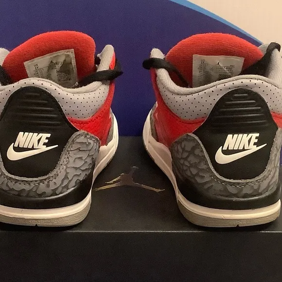 Air Jordan 3 Fire Red Kids Size 1y