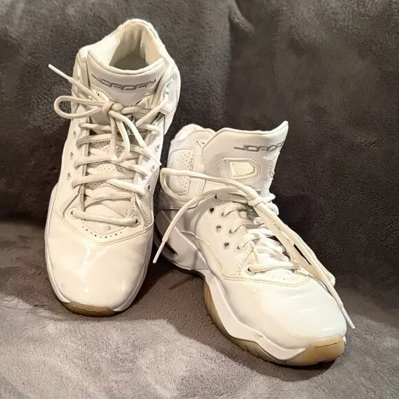 Air Jordan &quot;Mars 270  - Size 7Y - White  - Model CK1425-100 (Gently Used)