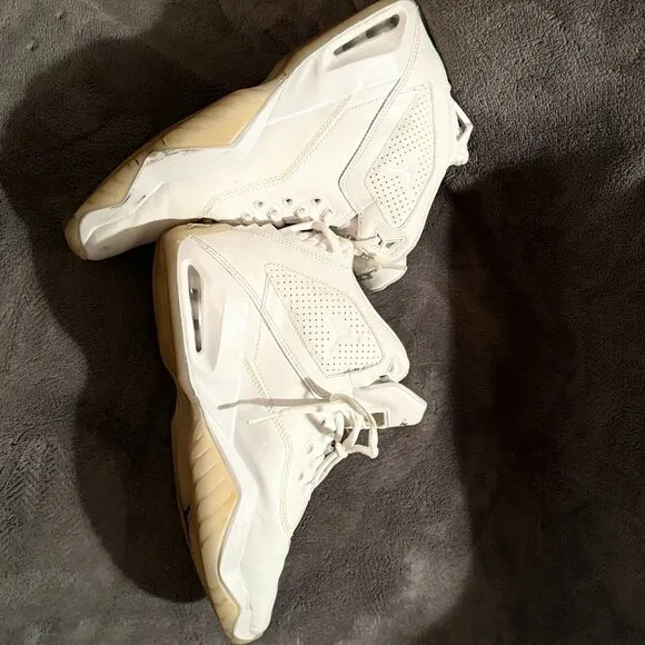 Air Jordan &quot;Mars 270  - Size 7Y - White  - Model CK1425-100 (Gently Used)