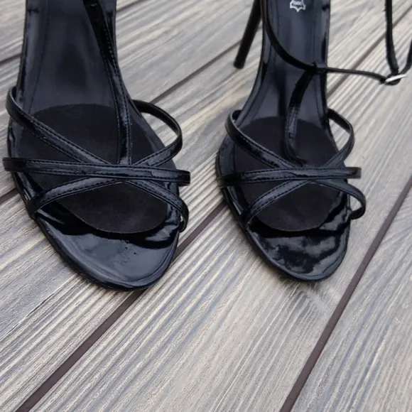 Aldo Black Strappy Open Toe Sandal Heels