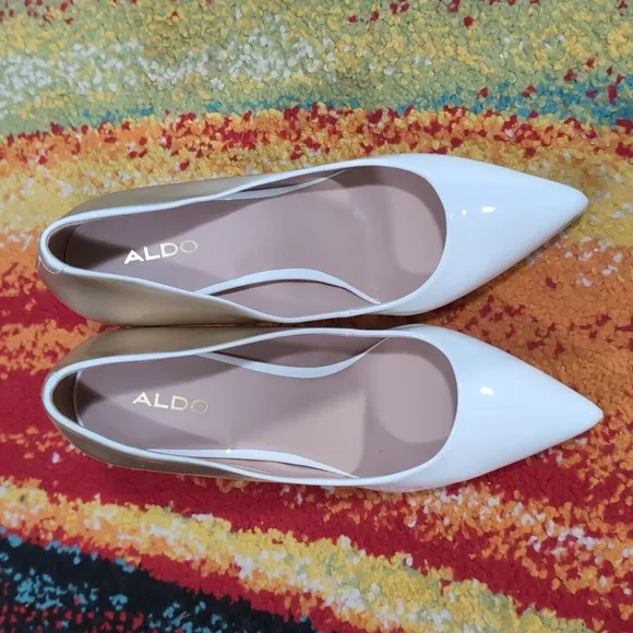 Aldo White and Gold Heels with Sleek Silhouette and Pointed Toe
