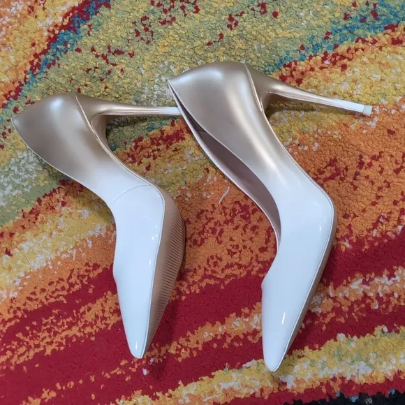 Aldo White and Gold Heels with Sleek Silhouette and Pointed Toe