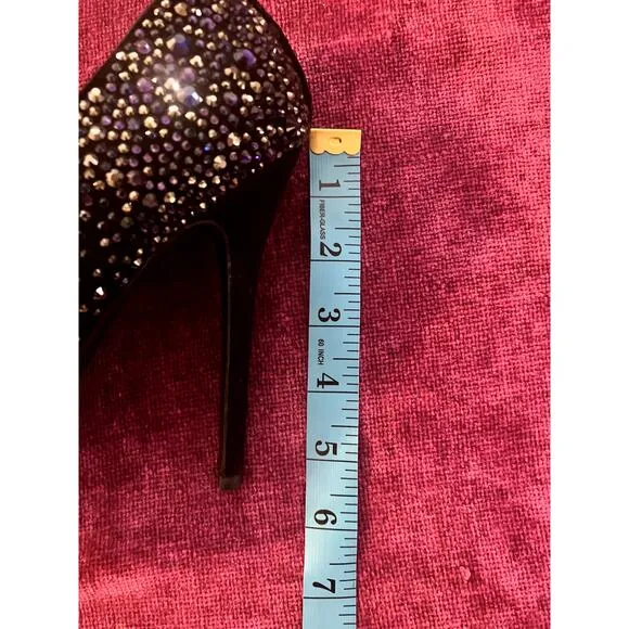 ALEXANDER McQUEEN Swarovski Crystal Encrusted Stiletto Pump Size 39 Heels Shoes
