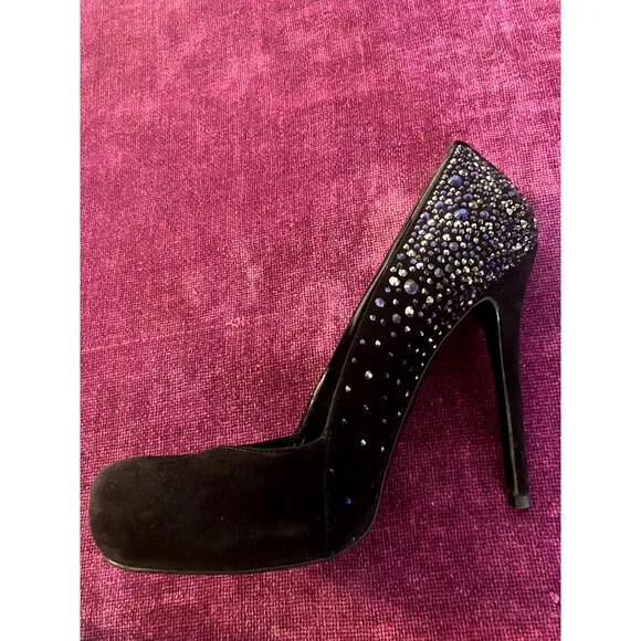 ALEXANDER McQUEEN Swarovski Crystal Encrusted Stiletto Pump Size 39 Heels Shoes