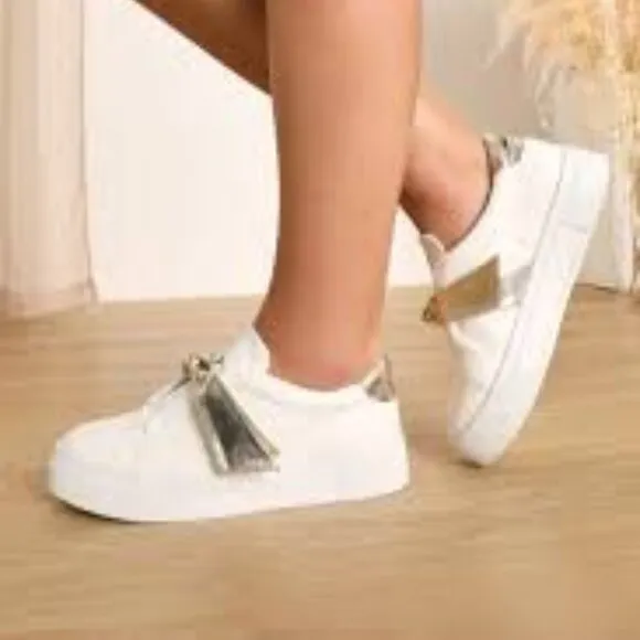 Alexandre Birman White and Gold Women's Shoes Size US8 EU 38
