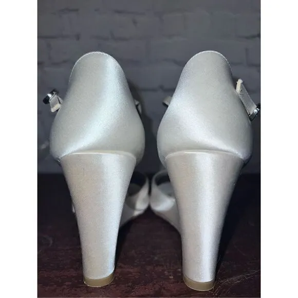 Angela Nuran Marquesa wedding shoes new in box SZ 8.5