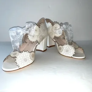 Anthropologie BHLDN Harriet Wilde Dahlia Ivory Floral Wedding Shoes Block Heel 9