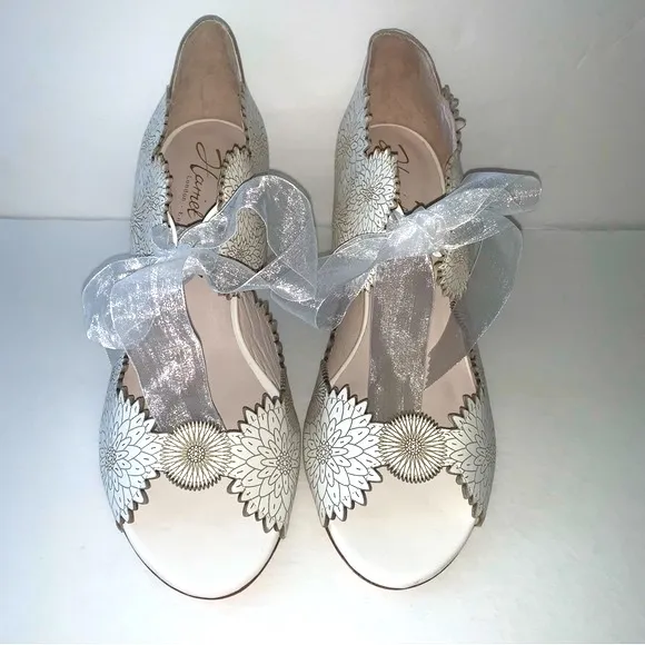 Anthropologie BHLDN Harriet Wilde Dahlia Ivory Floral Wedding Shoes Block Heel 9
