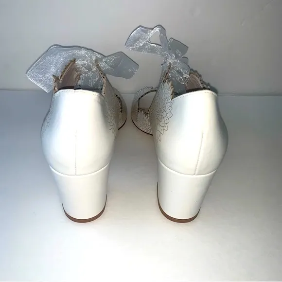 Anthropologie BHLDN Harriet Wilde Dahlia Ivory Floral Wedding Shoes Block Heel 9