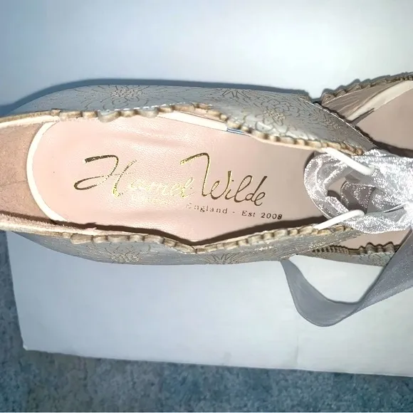 Anthropologie BHLDN Harriet Wilde Dahlia Ivory Floral Wedding Shoes Block Heel 9