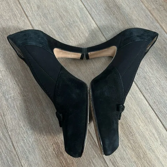 Anyi Lu Heart Black Suede Pumps Size 38.5 gently used handmade in Italy