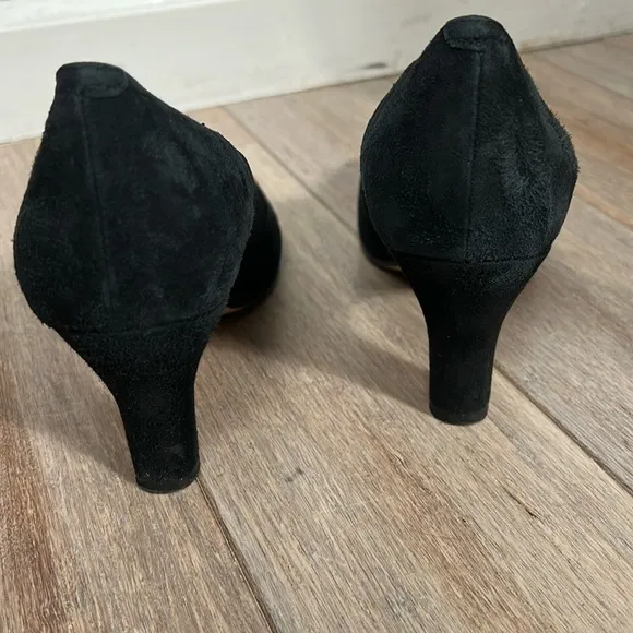 Anyi Lu Heart Black Suede Pumps Size 38.5 gently used handmade in Italy