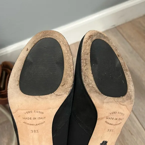 Anyi Lu Heart Black Suede Pumps Size 38.5 gently used handmade in Italy
