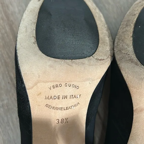 Anyi Lu Heart Black Suede Pumps Size 38.5 gently used handmade in Italy