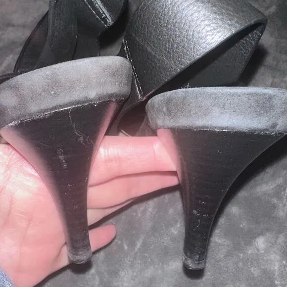 Aquatalia Pebbled Black Leather Strappy Sandals Sz 9.5