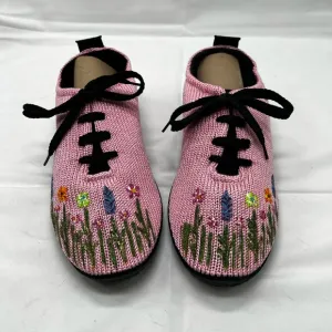 Arcopedico pink &amp; black embroidered shoes, new never worn