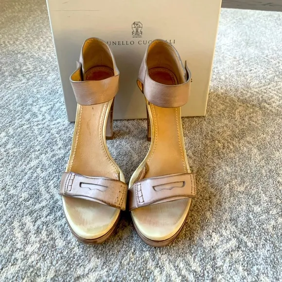 Authentic Brunello Cucinelli neutral toned ladies open toe heels size 38.5