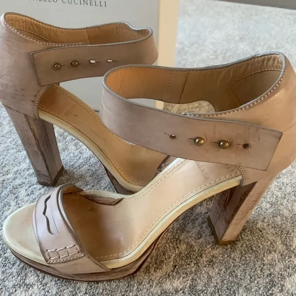 Authentic Brunello Cucinelli neutral toned ladies open toe heels size 38.5