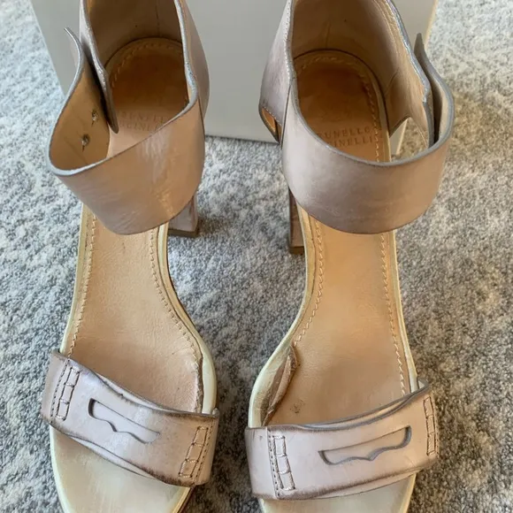 Authentic Brunello Cucinelli neutral toned ladies open toe heels size 38.5