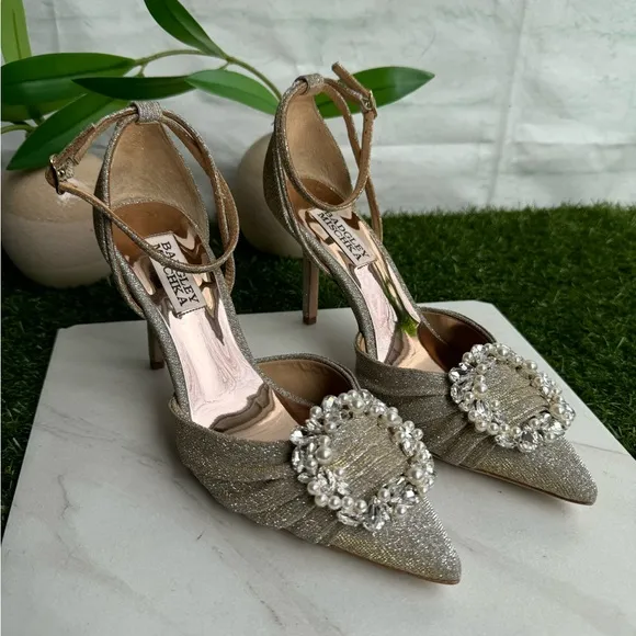 Badgley Mischka CollectionNisha Pointed Toe Pump Platino Textile size 6