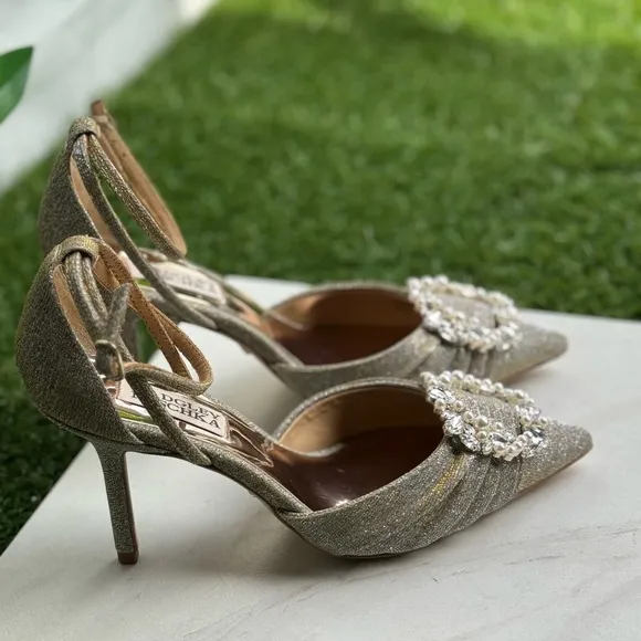 Badgley Mischka CollectionNisha Pointed Toe Pump Platino Textile size 6