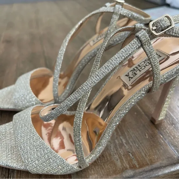 Badgley Mischka Silver Metallic Strappy Sandals Women’s 8 Elegant Evening Prom
