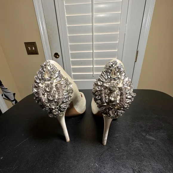 Badgley Mischka size 6 M Kiara ivory satin rhinestone wedding shoes