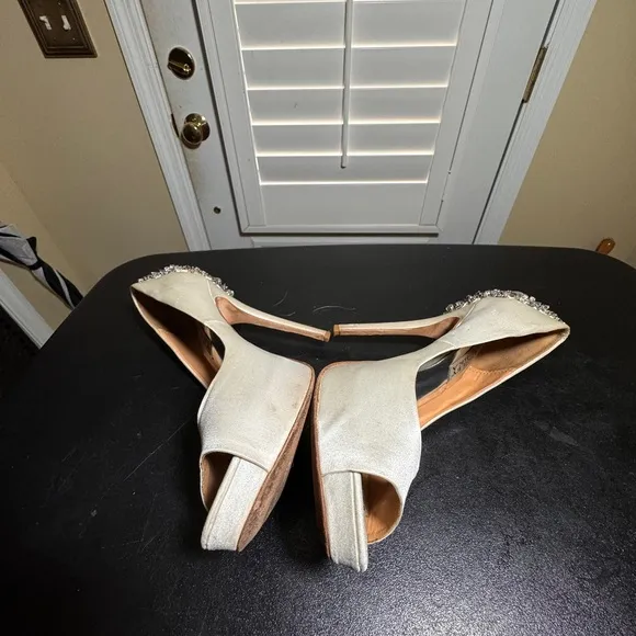 Badgley Mischka size 6 M Kiara ivory satin rhinestone wedding shoes