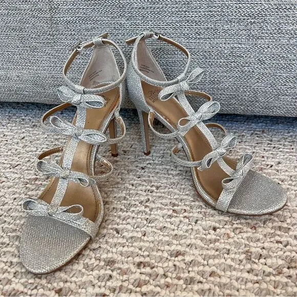 BADGLEY MISCHKA Strappy Stiletto Sandals Silver Metallic Leather Size 8.5