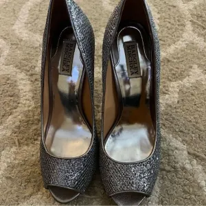 Badgley Mischka Silver Peep Toe Heels size 10