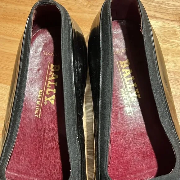 Bally men’s loafer shoes. Black patent leather. Made in Italy. Size 13.