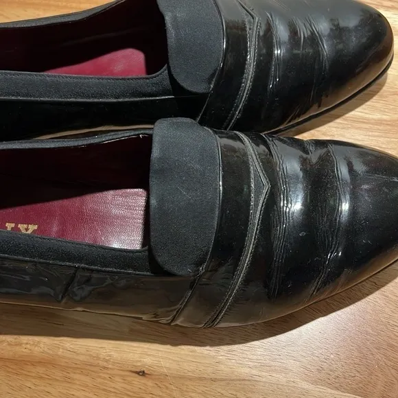 Bally men’s loafer shoes. Black patent leather. Made in Italy. Size 13.