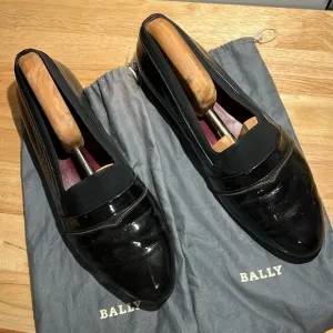 Bally men’s loafer shoes. Black patent leather. Made in Italy. Size 13.
