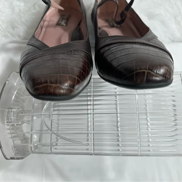 BEAUTIFEEL Mary Jane Pump Shoes Size 39 Brown Leather Low Heel Almond Toe
