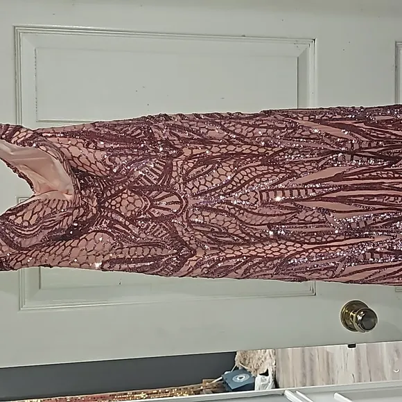 BEAUTIFUL all sequins rose gold plush pink strapless mermaid style Glam dress!
