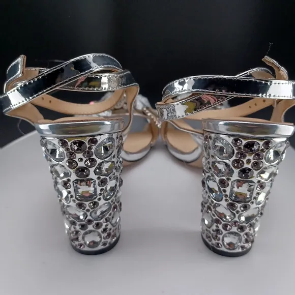 Beautiful Silver Floral Rhinestone Heels Women's size 10 NEW