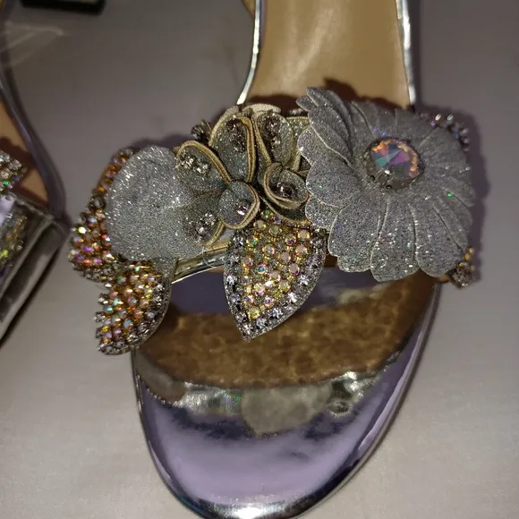 Beautiful Silver Floral Rhinestone Heels Women's size 10 NEW