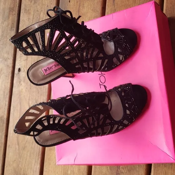 BETSEY JOHNSON Lexxe Rhinestone Cage Sandals sz 6