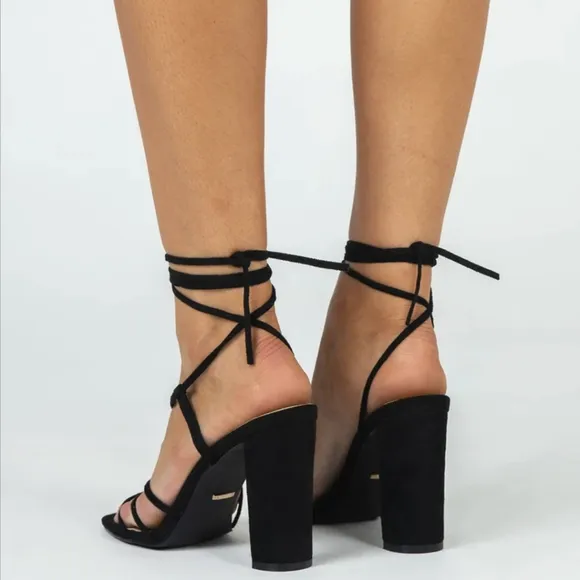 BILLINI • PRINCESS POLLY &quot; Viva&quot; Faux Suede Strappy Sandals NWOT