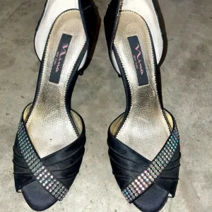 Black diamond shiny heels shoes genuine leather sole