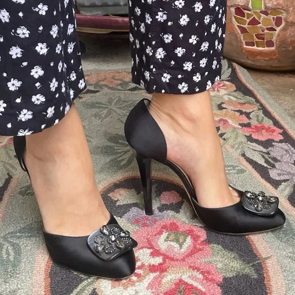 Black Emilio Pucci satin shoes with patent leather heels